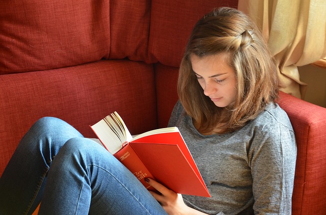 How Parents Can Help Their Teens Focus In School