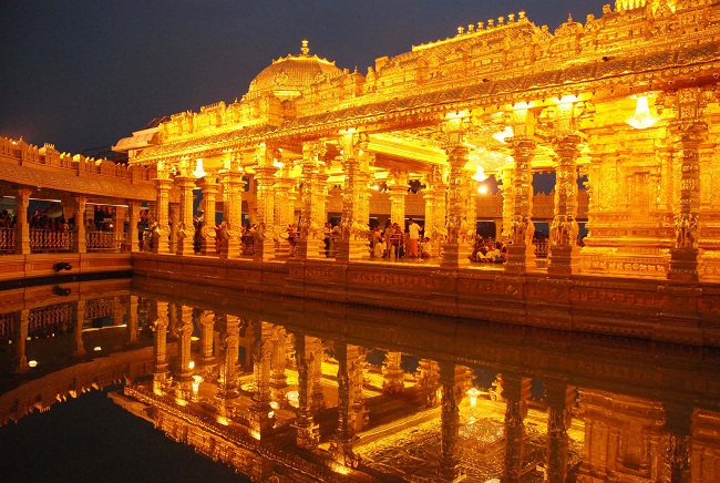 Vellore - An Old City Home To The Highly Revered Srilakshmi Golden Temple